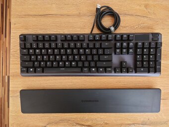 SteelSeries Apex 5 US - 4