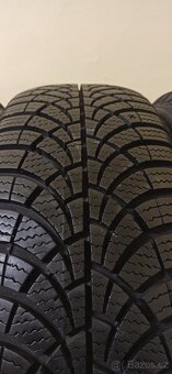 Goodyear Ultragrip 9 185/55 R15 82T 6,5 - 7,5 mm - 4