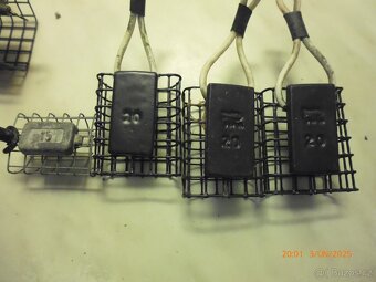 Feedrová krmítka 9 kusů různé gramáže a výrobci - 4