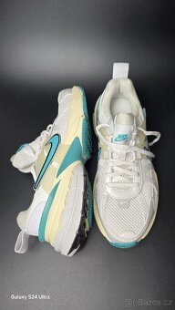 Nike V2K run    39eu - 4