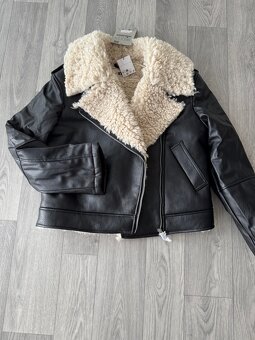 Kožená bunda s kožíškem - 4