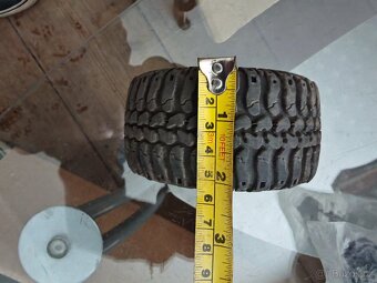 Rc kola na 1:10, disk 2.2 palce (56 mm). - 4