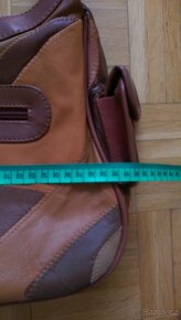 Dámská hnědá kabelka - 4