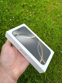 Apple iPhone 16 Pro 256GB - přírodně titanový - 4