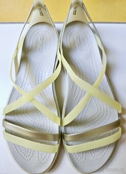 Crocs Isabella Strappy Sandal vel.41-42, NOVÉ - 4