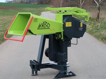 Štěpkovač špalíkovač za traktor s řemenovým převodem - 4