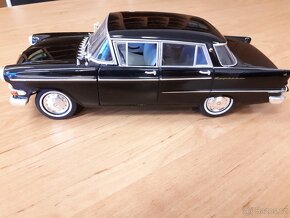 Opel Kapitan P2 1959 1:18 REVELL - 4