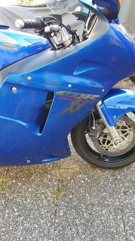 Honda CBR 1100 XX - 4