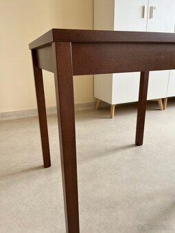 Jídelní stůl TON - 4