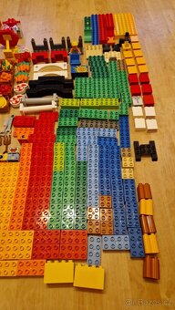 Souprava LEGO Duplo, mnoho figurek, zvířátek a vozítek - 4