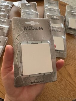 Vypínače, rámečky a zásuvky - 4