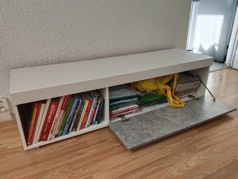 Skříňka pod TV. - 4