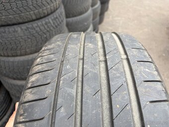 Letní pneu 235/40/19 Nexen - 4