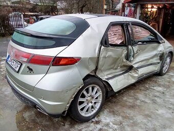 Auto na nahradne diely - 4