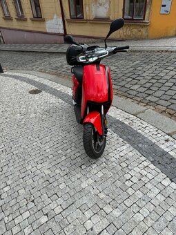 Elektrický skútr Super soco CUX - 4