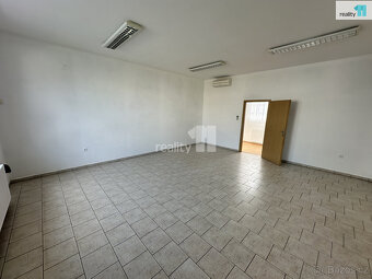 Pronájem obchodních prostor 42m2, Hradská, Humpolec - 4