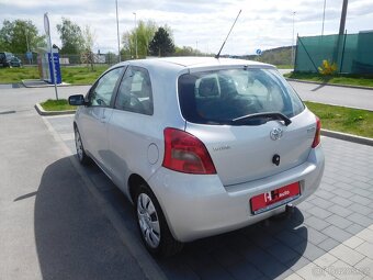 Toyota Yaris 1.0 VVTi Base, 51 kW, Klima - 4