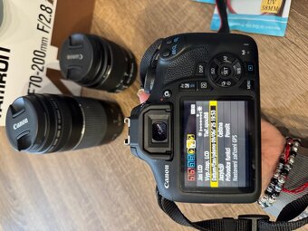 Canon EOS2000D - 4