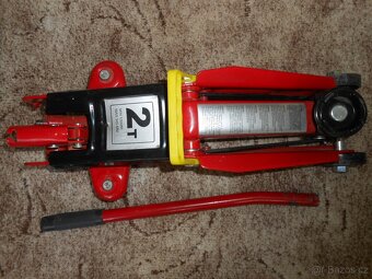 2x zvedák hydraulický 2T - min.130mm - max.345mm - zachovalý - 4