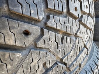 Nokian hakkapeliitta c3 215/65 r 15c - 4