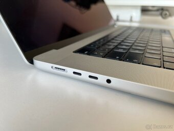 MacBook Pro 16'' - 4