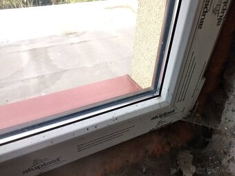 2 okna plastová 1980x1300 mm bílá/ořech - 4