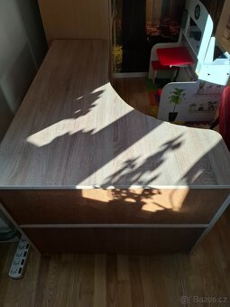 Rohový PC stůl - 4