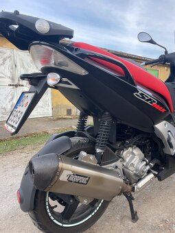 Aprilia - 4