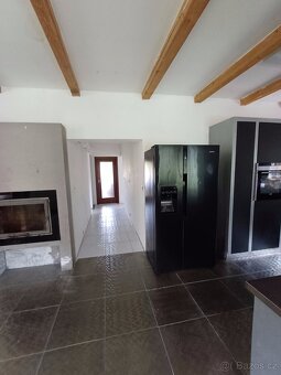 Rodinný dům 230m2, garáž, výřivka, krytý bazén, pára - 4