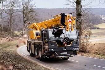 Ruční mytí strojů - mobilní jeřáby Liebherr - Mělník - 4