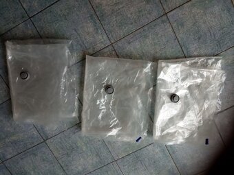 Chlapecké oblečení, pastelky,bačkory, úložný box, pytel - 4