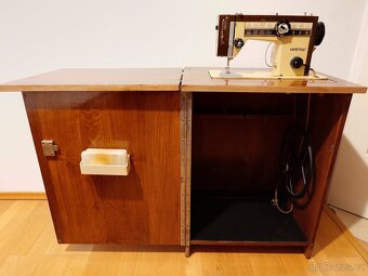 SKŘÍŇOVÝ ŠICÍ STROJ - 4