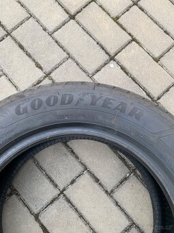 Pneu 205/60R16 - 4
