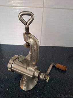Kovový mlýnek - 4