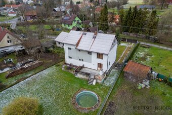 Prodej prostorného rodinného domu v Ženklavě – zahrada, gará - 4