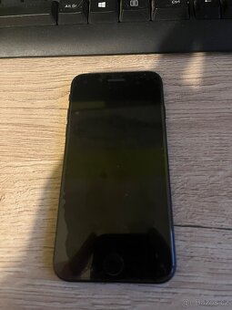 Prodej Iphone se 2020 64GB - 4