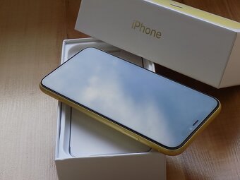 APPLE iPhone 11 64GB Yellow - ZÁRUKA - TOP STAV - 4