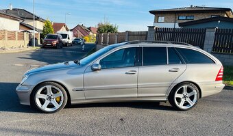 Mercedes-Benz W203 C320 - 4