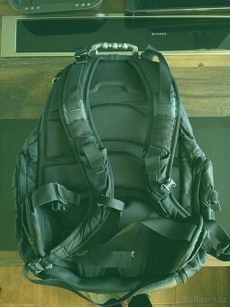 Ikonický batoh Oakley Tactical Field Gear - 4