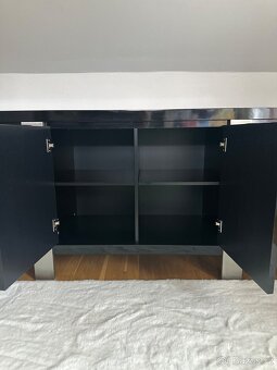 Moderní černá lesklá komoda – jako nová, 190 × 50 × 85 cm - 4