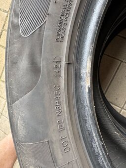 2x 235/55 R17C VW T5 cca. 60% - 4
