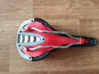 Sedlo Specialized - 4