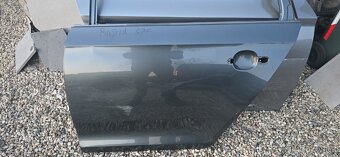 Škoda rapid spaceback levé zadní dveře - 4