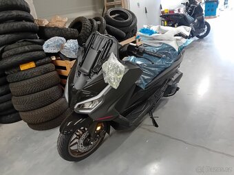 HONDA FORZA 125i SPECIAL EDITION SMART BOX 2025 - 4