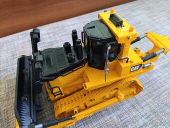 Bruder velký buldozer Cat - 4
