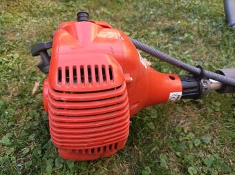 Křovinořez Oleo-Mac 725 T - 4