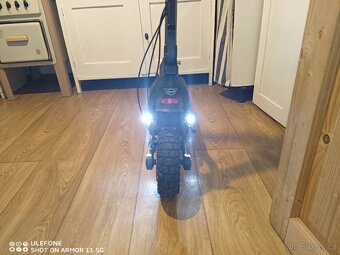 Elektrokoloběžka Hecht - 4