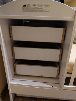 Postýlka s přebalovacím pultem - 4