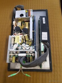 SVS subwoofer - zesilovač panel - 4