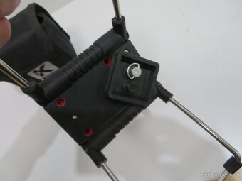 Samostatně stojící křížový laser Kapro 872 - 4